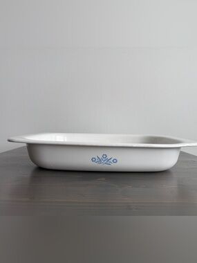 Vintage CorningWare rectangular baking dish
Corn flower pattern